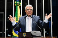 Girão pede proibição de propaganda para bets esportivos