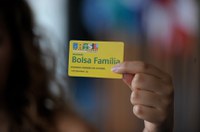 Sancionada lei que destina R$ 71,4 bilhões para o Bolsa Família