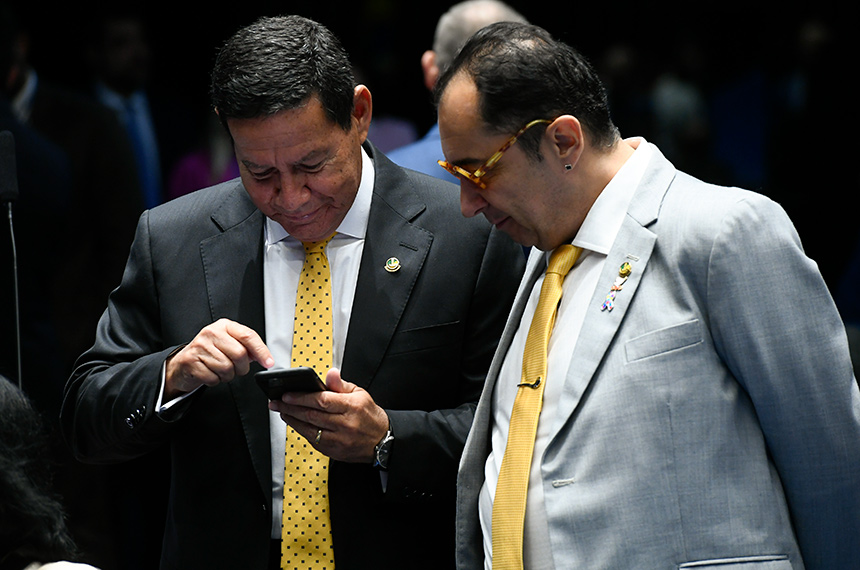 Mourão e Kajuru são autores de um projeto que regulamenta as apostas eletrônicas - Foto: Marcos Oliveira/Agência Senado