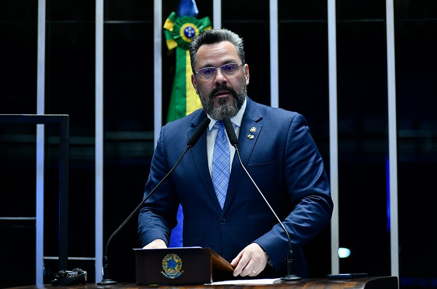 Israel, cuja capital é Jerusalém, tem cerca de 10 milhões de habitantes. Sua economia é centrada na produção agrícola e industrial. Apesar dos limitados recursos naturais, Israel é considerado um país autossuficiente na produção de alimentos.