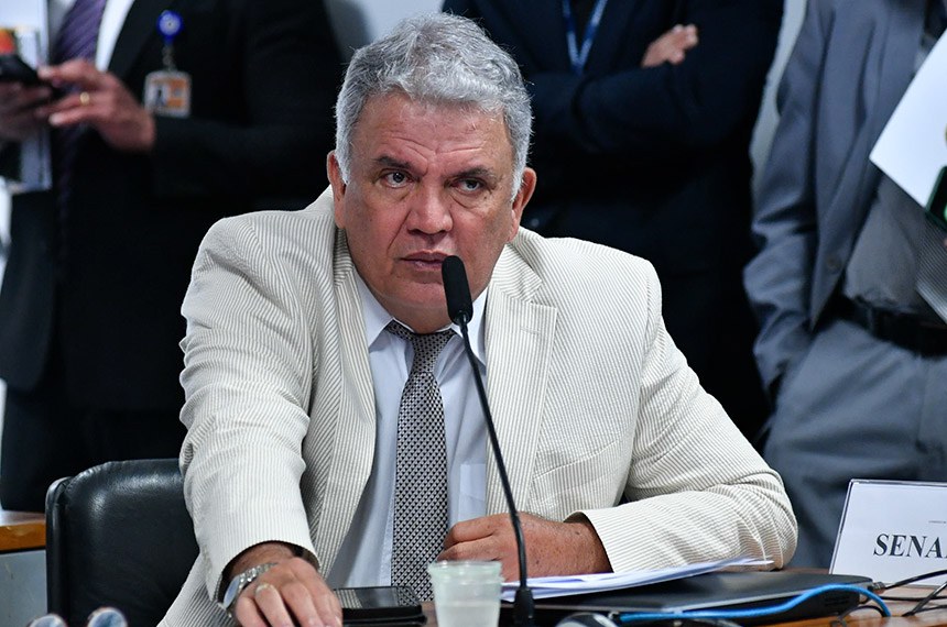 Bancada:
senador Sérgio Petecão (PSD-AC), em pronunciamento.