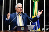 Girão manifesta preocupação com censura no Brasil
