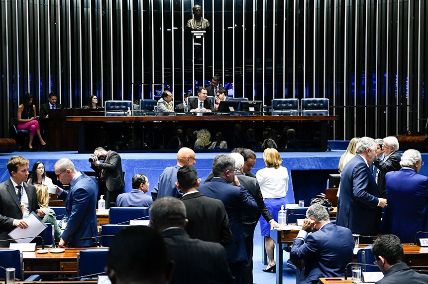 Mesa: 
senador Jorge Kajuru (PSB-GO); 
presidente do Senado Federal, senador Rodrigo Pacheco (PSD-MG); 
secretário-geral da Mesa do Senado Federal, Gustavo A. Sabóia Vieira.