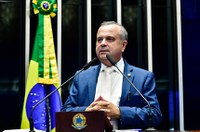 Marinho critica medidas que alteram política de preços da Petrobras