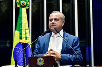 Marinho critica medidas que alteram política de preços da Petrobras