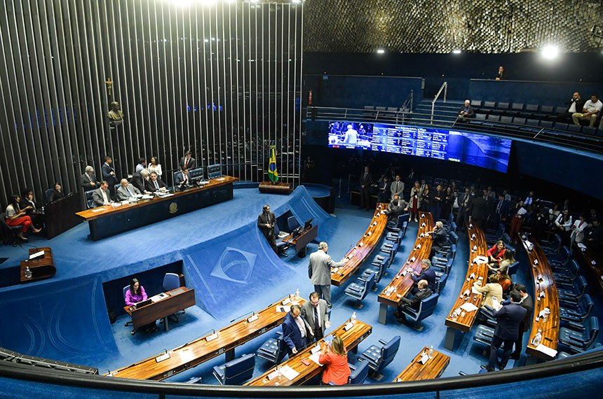 Mesa:  
senador Flávio Bolsonaro (PL-RJ);
senador Jayme Campos (União-MT);
líder do governo no Senado Federal, senador Jaques Wagner (PT-BA); 
presidente do Senado Federal, senador Rodrigo Pacheco (PSD-MG); 
secretário-geral da Mesa do Senado Federal, Gustavo A. Sabóia Vieira. 