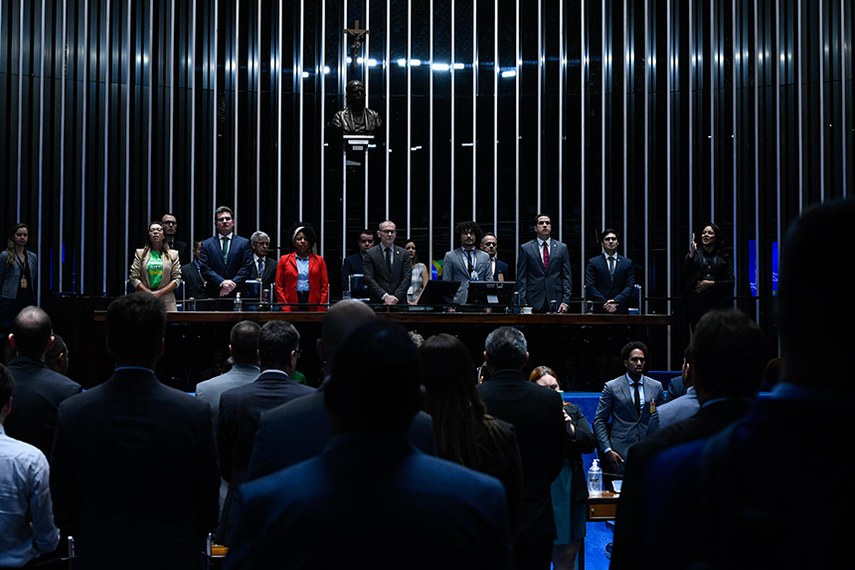 Mesa: 
presidente da Associação Nacional das Defensoras e Defensores Públicos, Rivana Barreto Ricarte;
presidente do Conselho Nacional das Defensoras e Defensores Públicos-Gerais, Florisvaldo Fiorentino Junior;
deputada Jack Rocha (PT-ES); 
requerente desta sessão, senador Fabiano Contarato (PT-ES); 
secretário desta sessão solene, Marden José de Oliveira  Junior;
defensor público-geral federal em exercício, Fernando Mauro Barbosa de Oliveira Junior; 
presidente da Associação Nacional das Defensoras e Defensores Públicos Federais, Eduardo Erthal de Britto Pereira Kassuga.