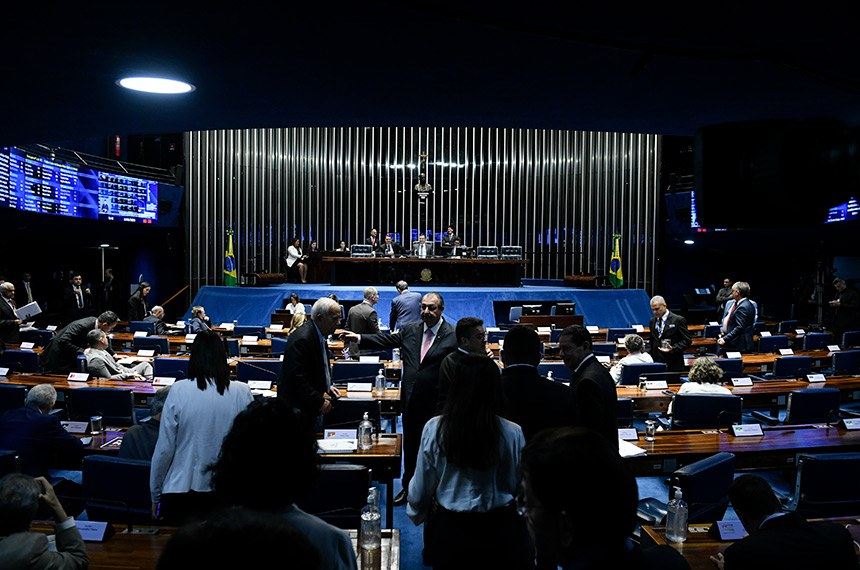 Mesa: 
senador Flávio Bolsonaro (PL-RJ);
presidente do Senado Federal, senador Rodrigo Pacheco (PSD-MG); 
secretário-geral da Mesa do Senado Federal, Gustavo A. Sabóia Vieira. 