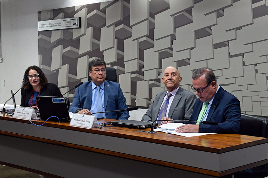 Luciana Santos e os senadores Carlos Viana, Confúcio Moura e Wellington Fagundes - Foto: Roque de Sá/Agência Senado