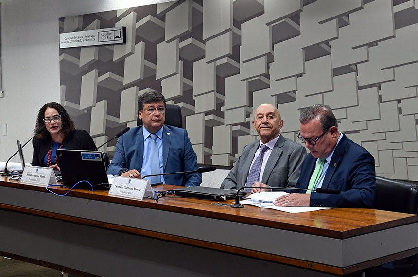 Mesa: 
ministra de Estado da Ciência, Tecnologia e Inovação, Luciana Santos; 
presidente da CCT, senador Carlos Viana (Podemos-MG); 
presidente da CI, senador Confúcio Moura (MDB-RO); 
senador Wellington Fagundes (PL-MT).