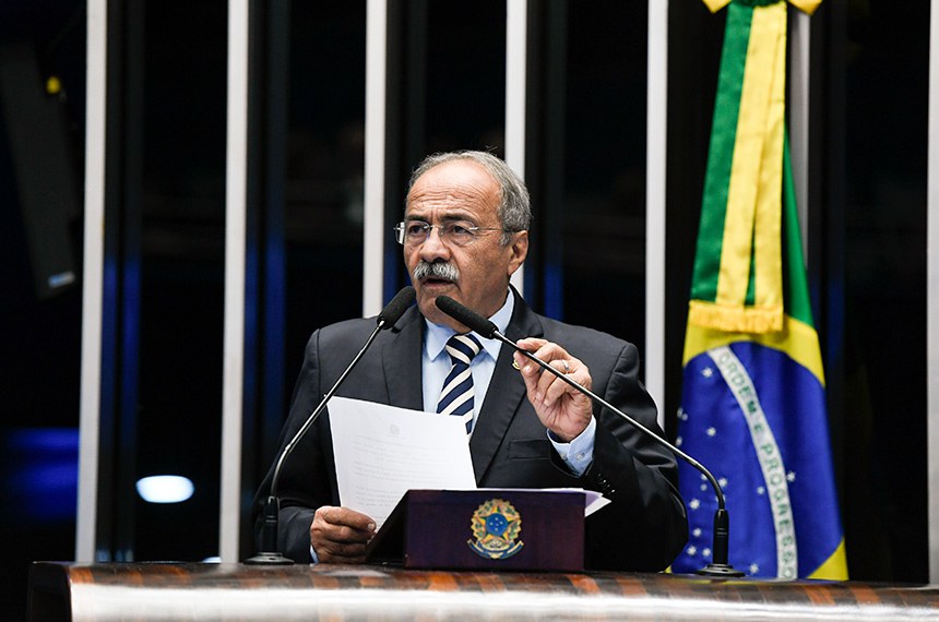 Em discurso, à tribuna, senador Chico Rodrigues (PSB-RR). 