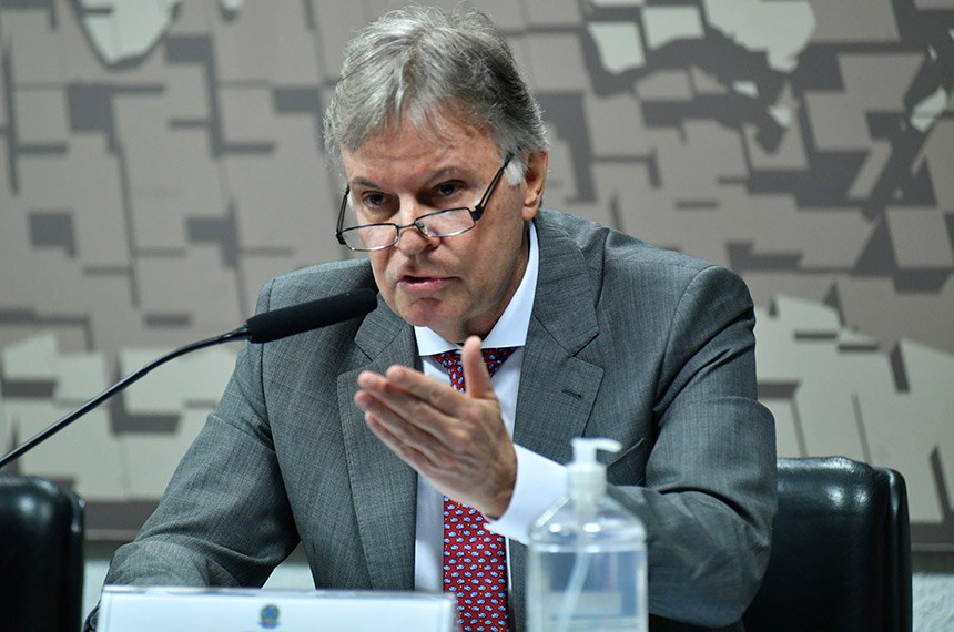 À mesa, em pronunciamento, indicado para o cargo de embaixador do Brasil no Peru (MSF 20/2023), Clemente de Lima Baena Soares.