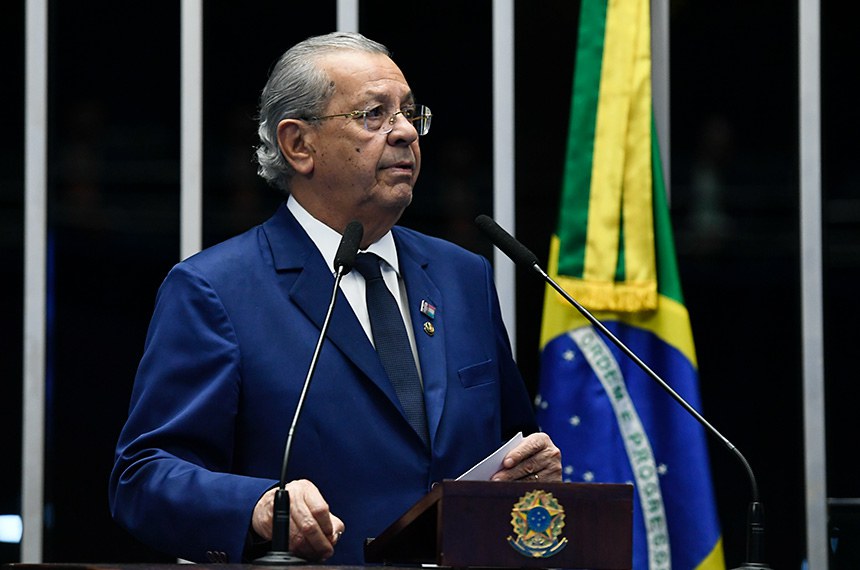 Em discurso, à tribuna, senador Jayme Campos (União-MT).