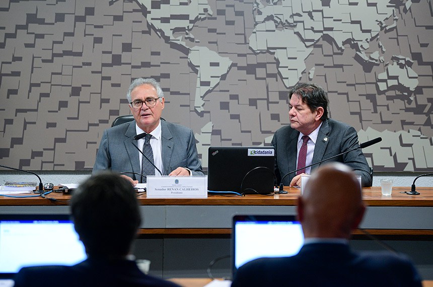 Mesa: 
presidente da CRE, senador Renan Calheiros (MDB-AL); 
senador Cid Gomes (PDT-CE).