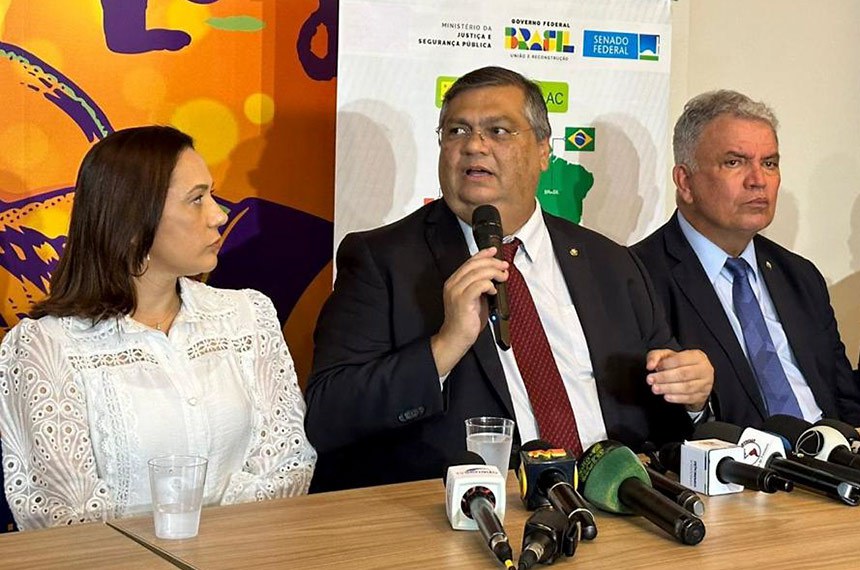 Participantes: 
presidente da CSP, senador Sérgio Petecão (PSD-AC); 
ministro da Justiça e Segurança Pública, Flávio Dino; 
vice-governadora do Acre, Mailza Gomes.