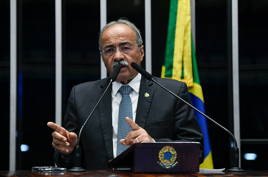 Em discurso, à tribuna, senador Chico Rodrigues (PSB-RR).