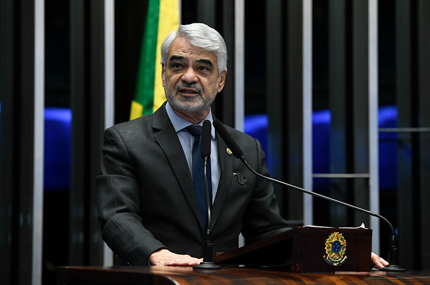 Em discurso, à tribuna, senador Humberto Costa (PT-PE).