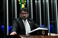 Marcos do Val pede apoio do Senado para barrar ministro do STF
