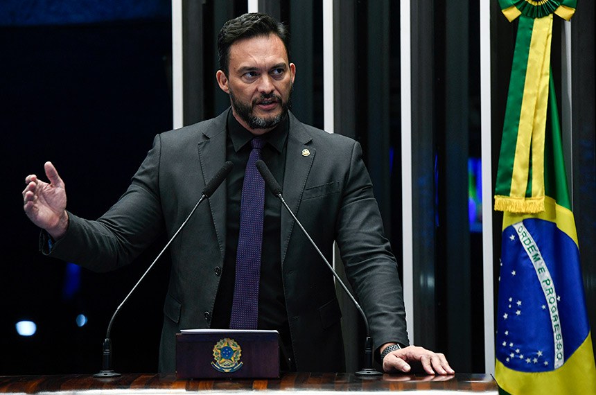 Em discurso, à tribuna, senador Styvenson Valentim (Podemos-RN). 