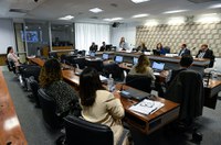 Arcabouço Fiscal: inclusão do Fundeb é criticada em audiência na CE