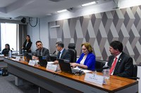 Mais Médicos: parlamentares divergem sobre revalidação de diplomas