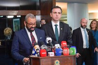 Pacheco recebe chanceler do Reino Unido