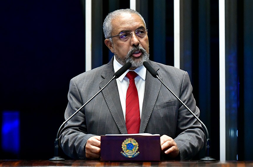 Em discurso, à tribuna, senador Paulo Paim (PT-RS).