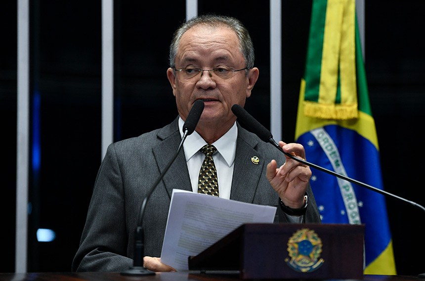À tribuna, em discurso, senador Zequinha Marinho (PL-PA). 