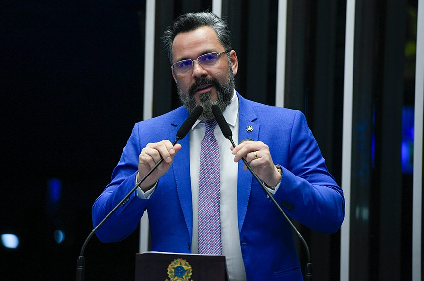 Em discurso, à tribuna, senador Alan Rick (União-AC).