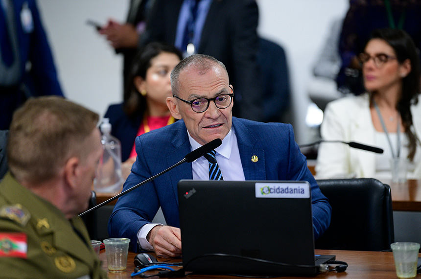 Fabiano Contarato é autor do projeto que inclui, nos cursos de formação, conteúdos de direitos humanos e combate ao racismo - Foto: Pedro Franca/Agência Senado