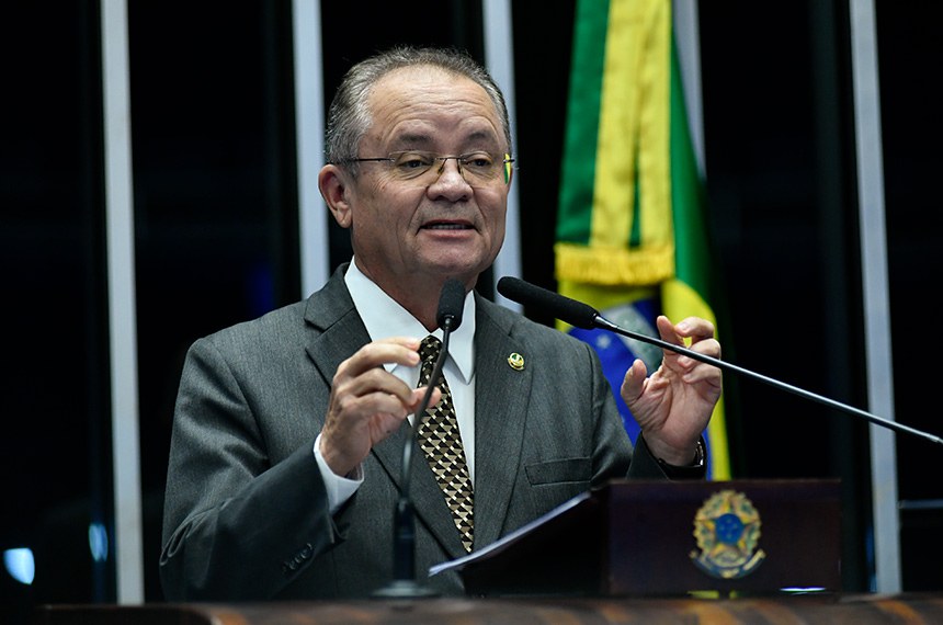 Em discurso à tribuna, senador Zequinha Marinho (PL-PA).