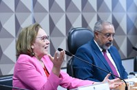 CDH deve votar projeto contra discriminação salarial na quarta