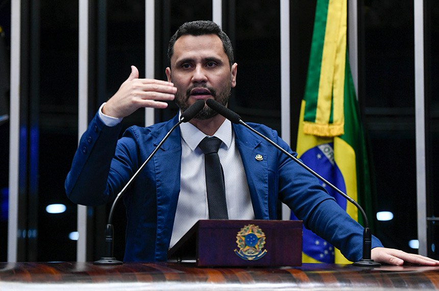 Em discurso, à tribuna, senador Cleitinho (Republicanos-MG).