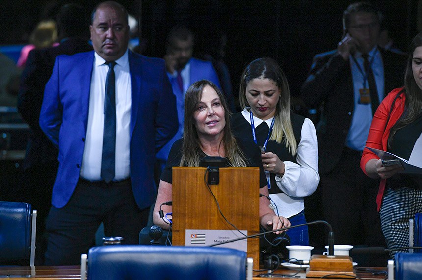 Em pronunciamento, à bancada, senadora Mara Gabrilli (PSD-SP).