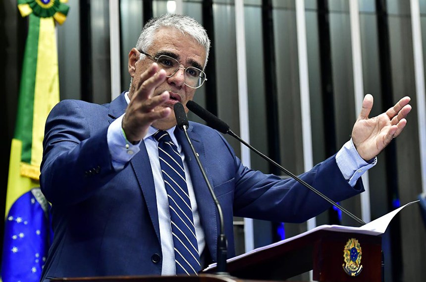 Em discurso, à tribuna, senador Eduardo Girão (Novo-CE).