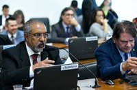 Mês da Primeira Infância deve ser celebrado em agosto, aprova CE