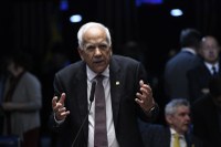 Texto sobre avaliação de benefícios fiscais tem votação adiada a pedido do governo