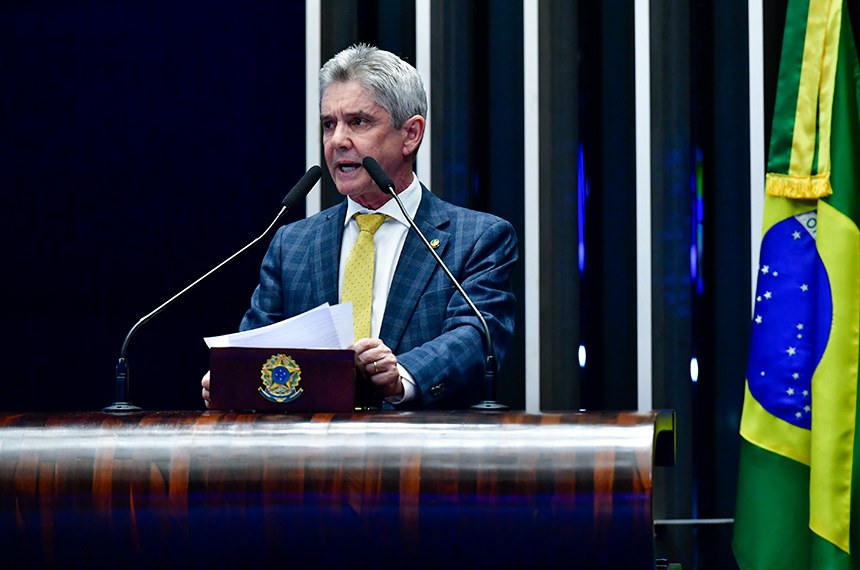 Em discurso, à tribuna, senador Jaime Bagattoli (PL-RO).