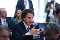 CCJ aprova criminalização do transporte de crianças fora das normas de segurança