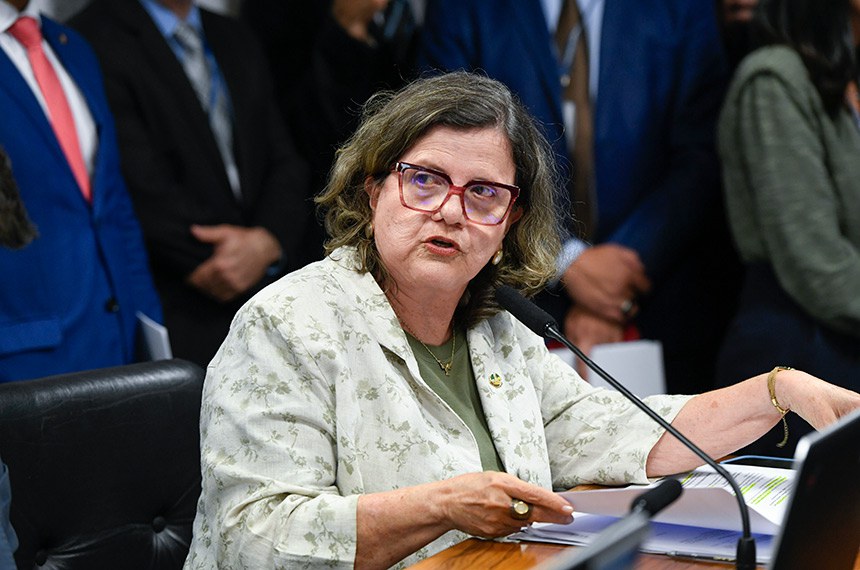 Em pronunciamento, à mesa, relatora do PL 1.085/2023, senadora Teresa Leitão (PT-PE).