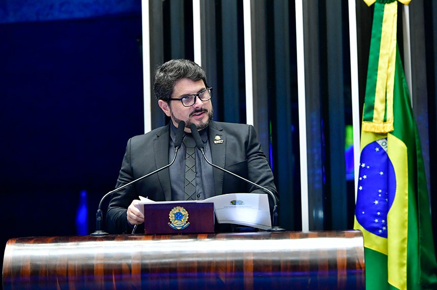 Em discurso, à tribuna, senador Marcos do Val (Podemos-ES).