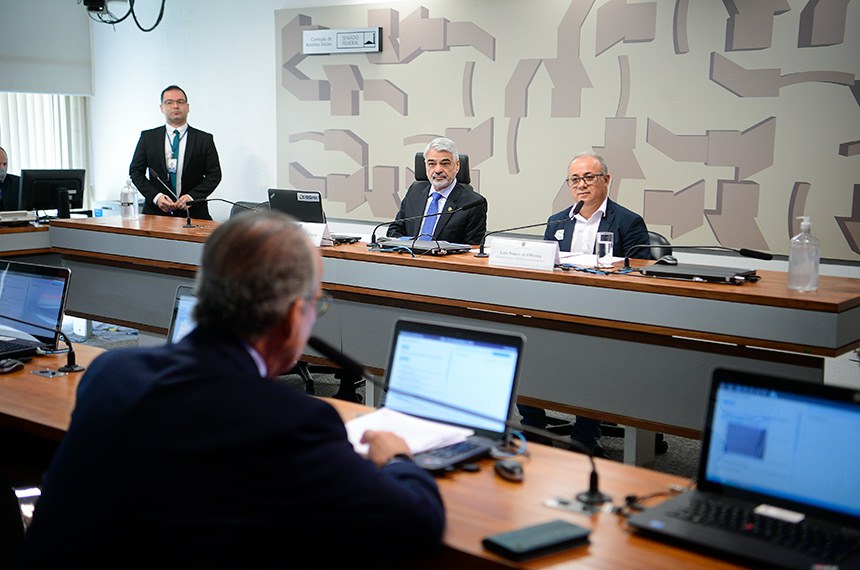 Mesa:
presidente da CAS, senador Humberto Costa (PT-PE);
presidente do Sindicato dos Metroviários de Pernambuco, Luiz Soares de Oliveira.