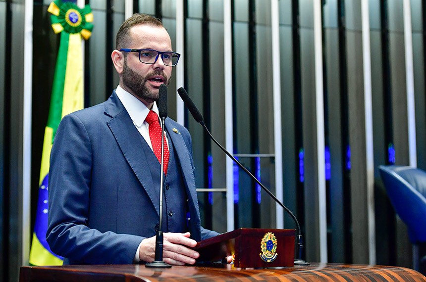 Em discurso, à tribuna, senador Jorge Seif (PL-SC).