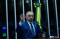 Izalci alerta para crise na educação do país