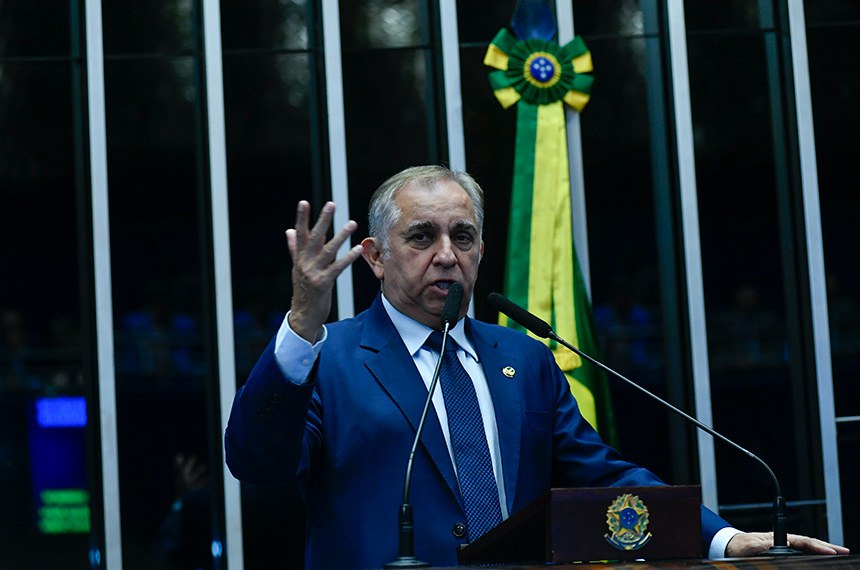 Em discurso, à tribuna, senador Izalci Lucas (PSDB-DF). 
