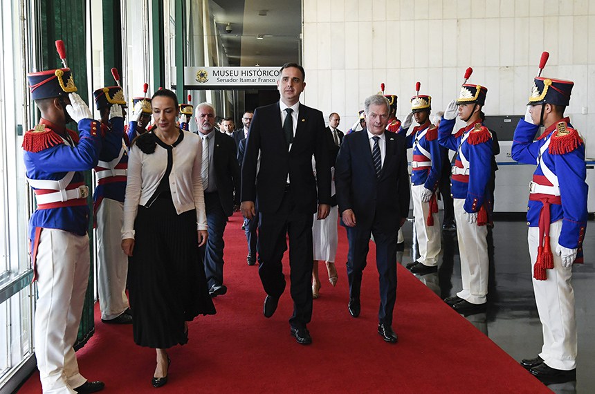 Brasil e Finlândia estabeleceram relações diplomáticas em 1929. A agenda bilateral é marcadamente positiva e existe interesse mútuo em expandir a cooperação em áreas estratégicas.