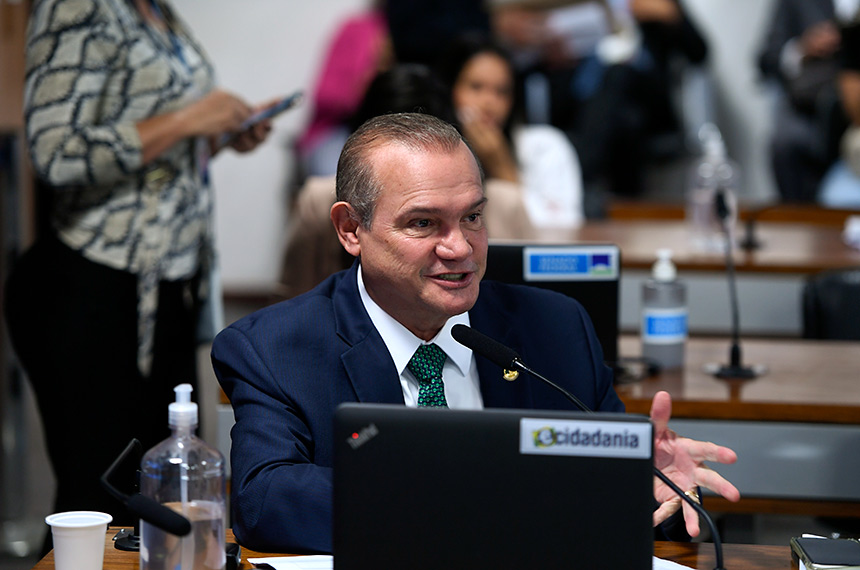 Welllington Fagundes relatou o projeto na Comissão de Educação - Foto: Edilson Rodrigues/Agência Senado