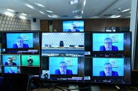 CE debate responsabilização de gestor pela qualidade do ensino