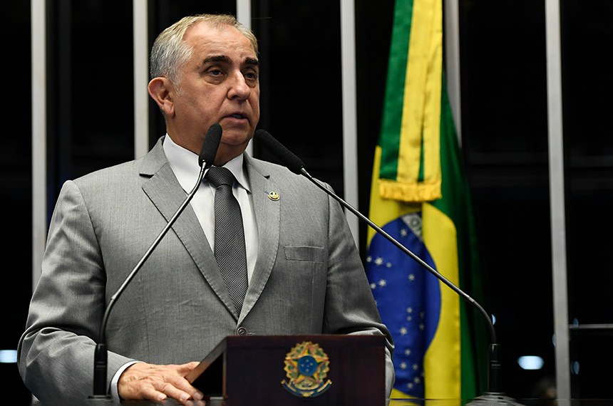 Em discurso, à tribuna, senador Izalci Lucas (PSDB-DF).