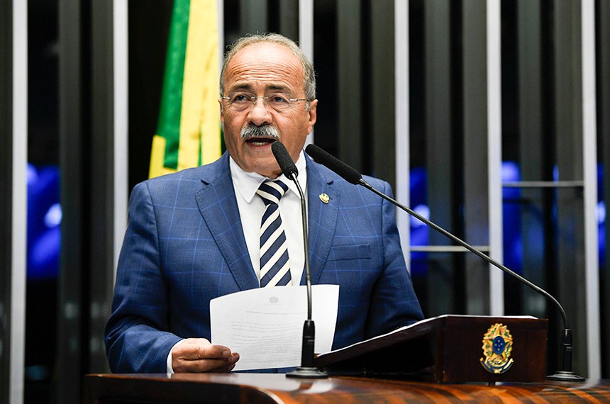 Em discurso, à tribuna, senador Chico Rodrigues (PSB-RR).